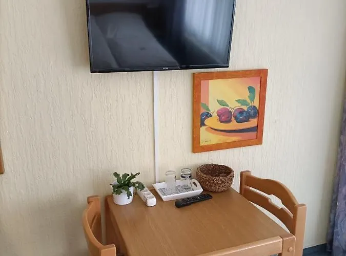 מלון Hotel-restaurant Babylon 3*